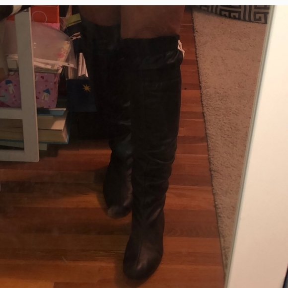 GOLDENBLEU blk smooth Italian leather crikled over knee boots - Picture 13 of 16